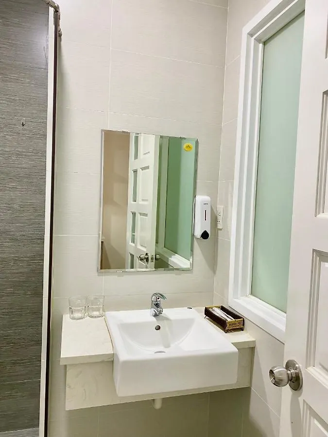 Green River Hotel & Apartment